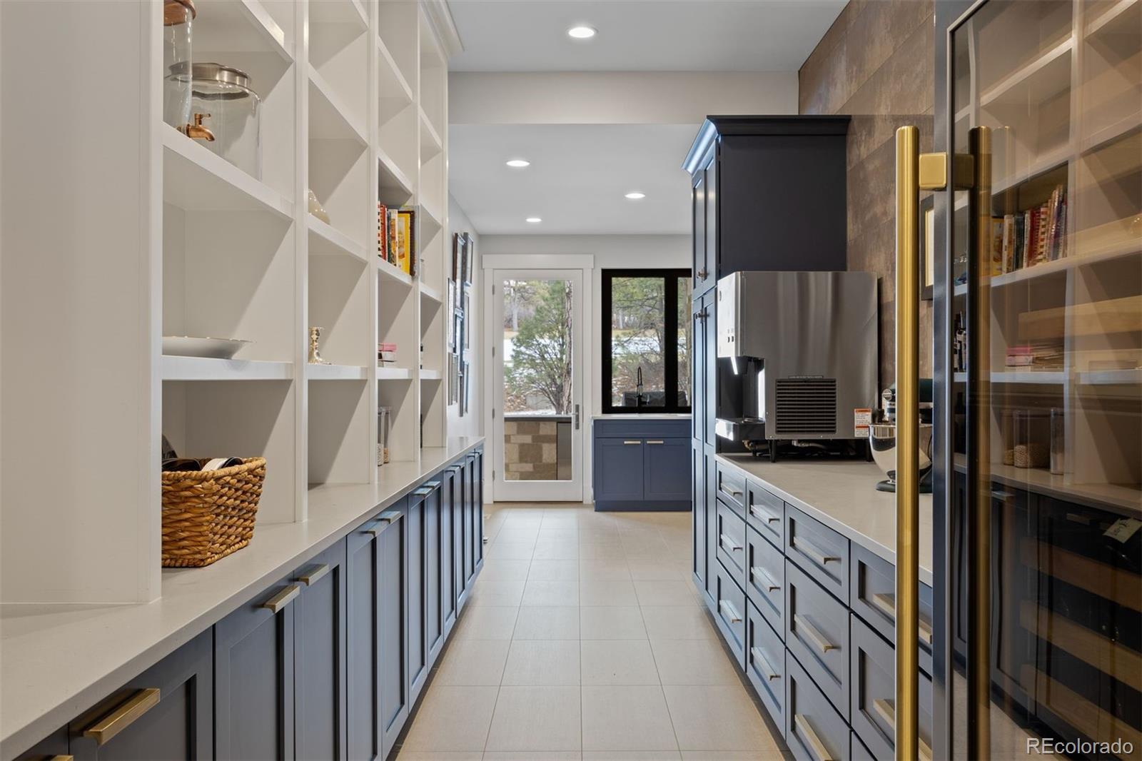 948 Country Club Parkway