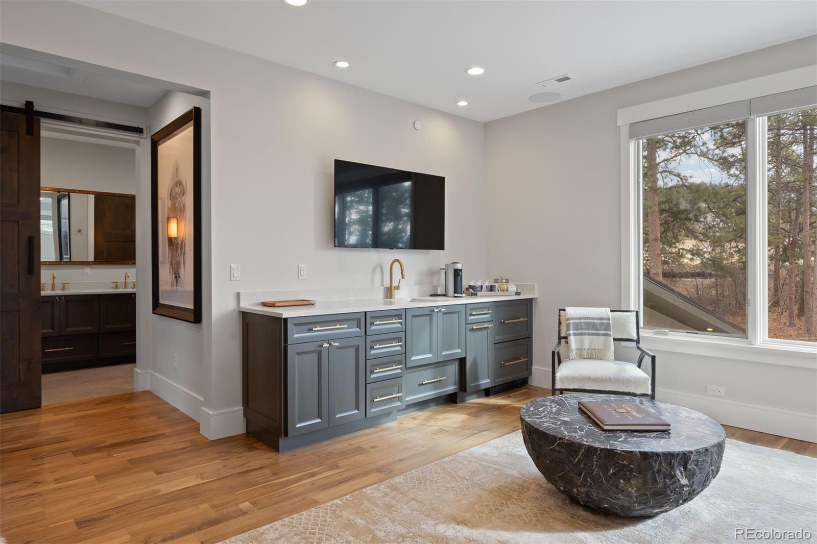 948 Country Club Parkway