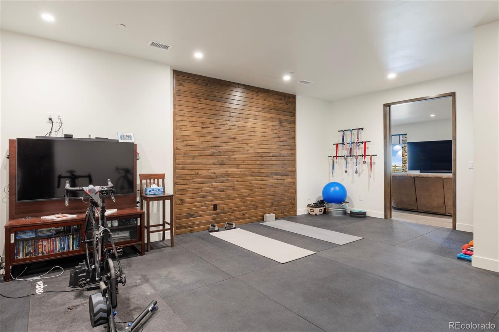 253 Stone Pointe Trail