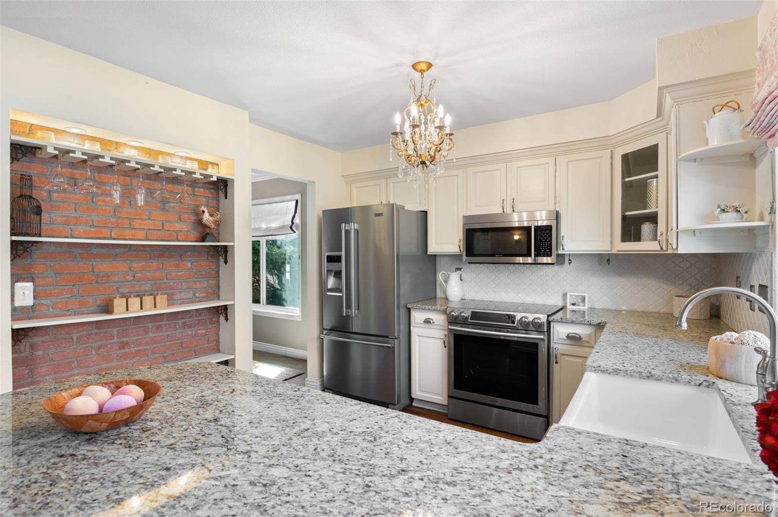 7632 S Rosemary Circle