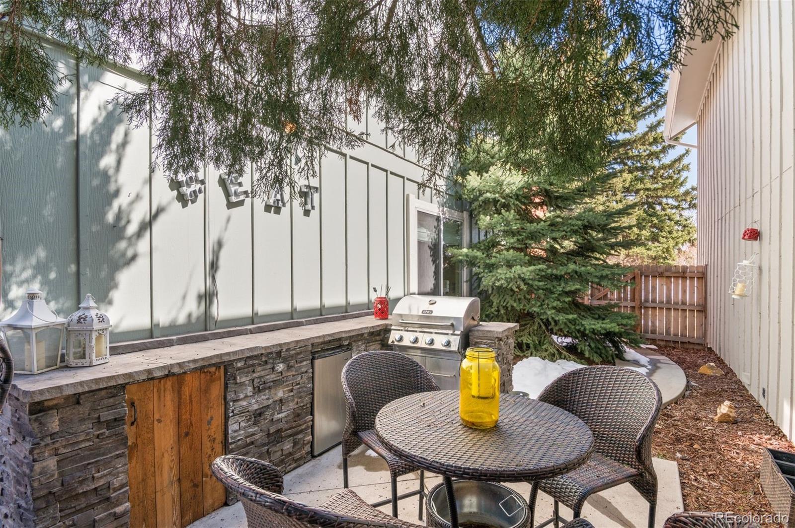 7632 S Rosemary Circle