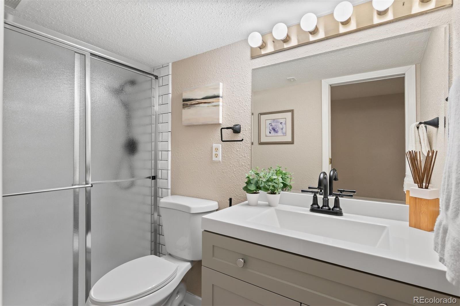 7632 S Rosemary Circle