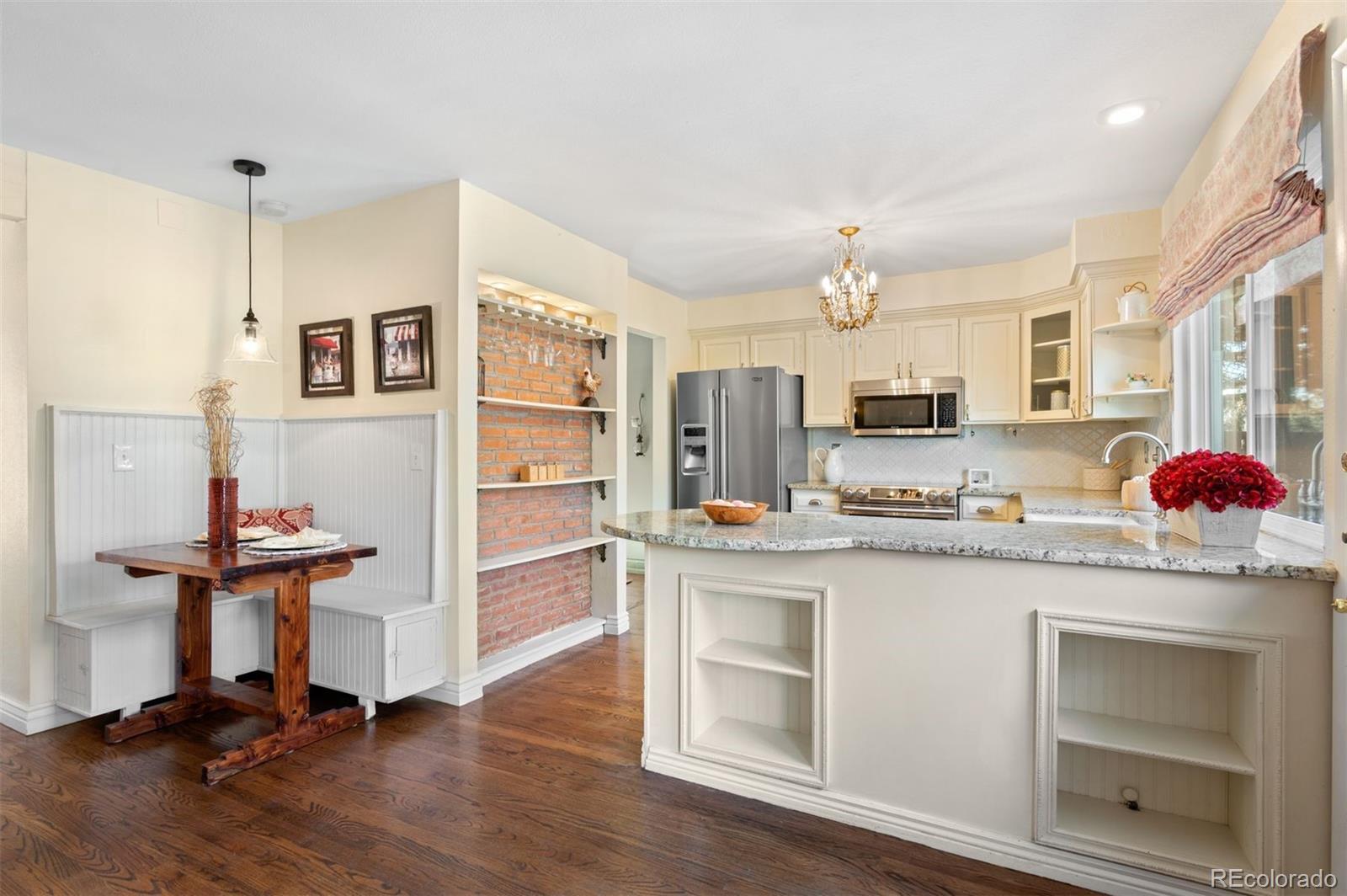 7632 S Rosemary Circle