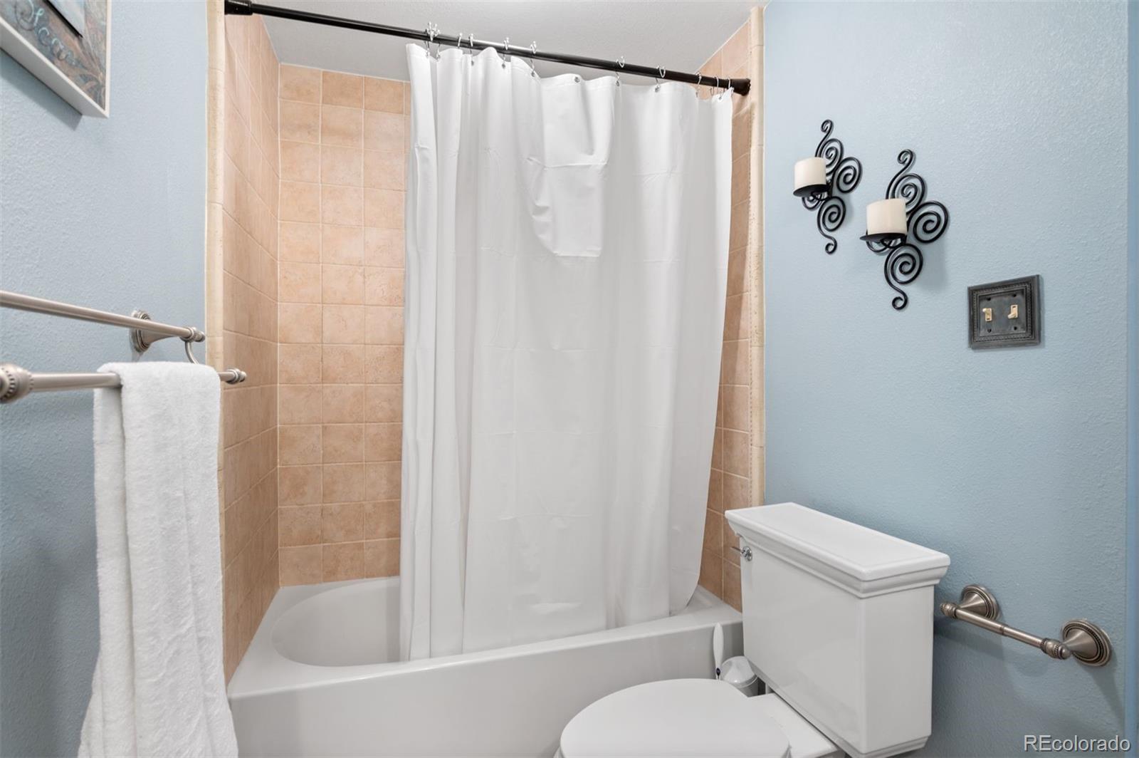 7632 S Rosemary Circle