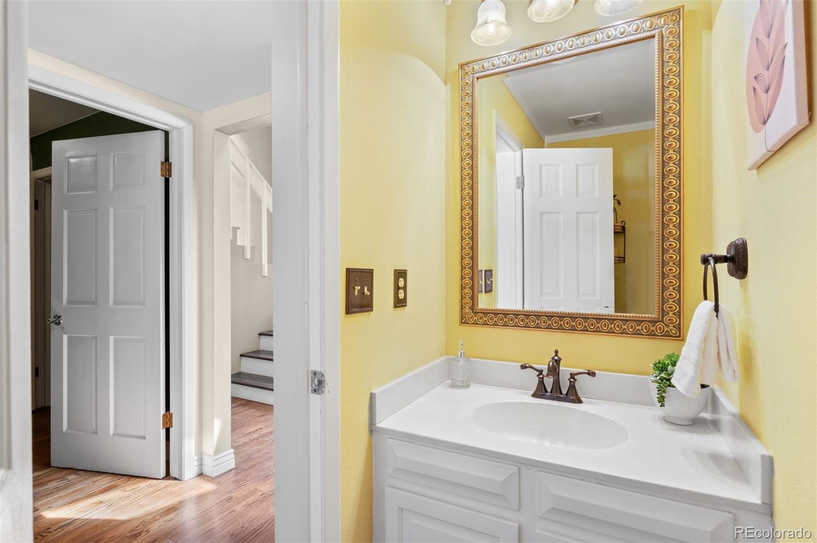 7632 S Rosemary Circle