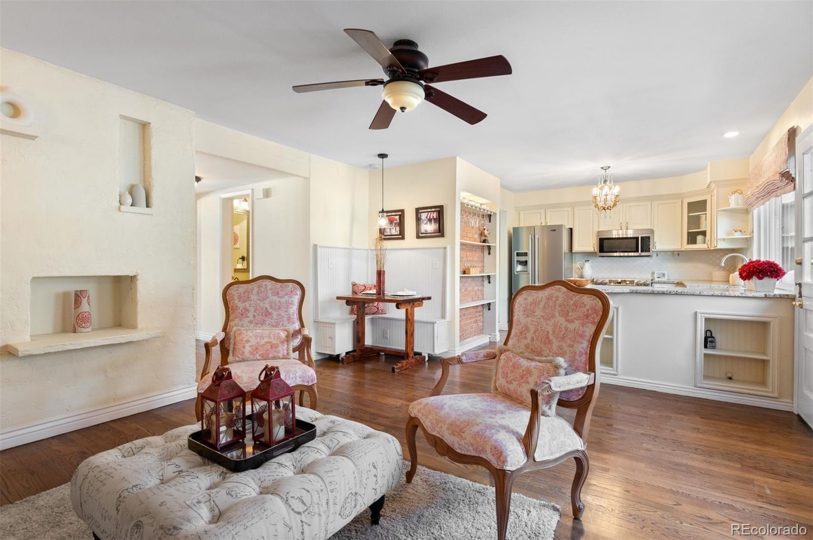 7632 S Rosemary Circle