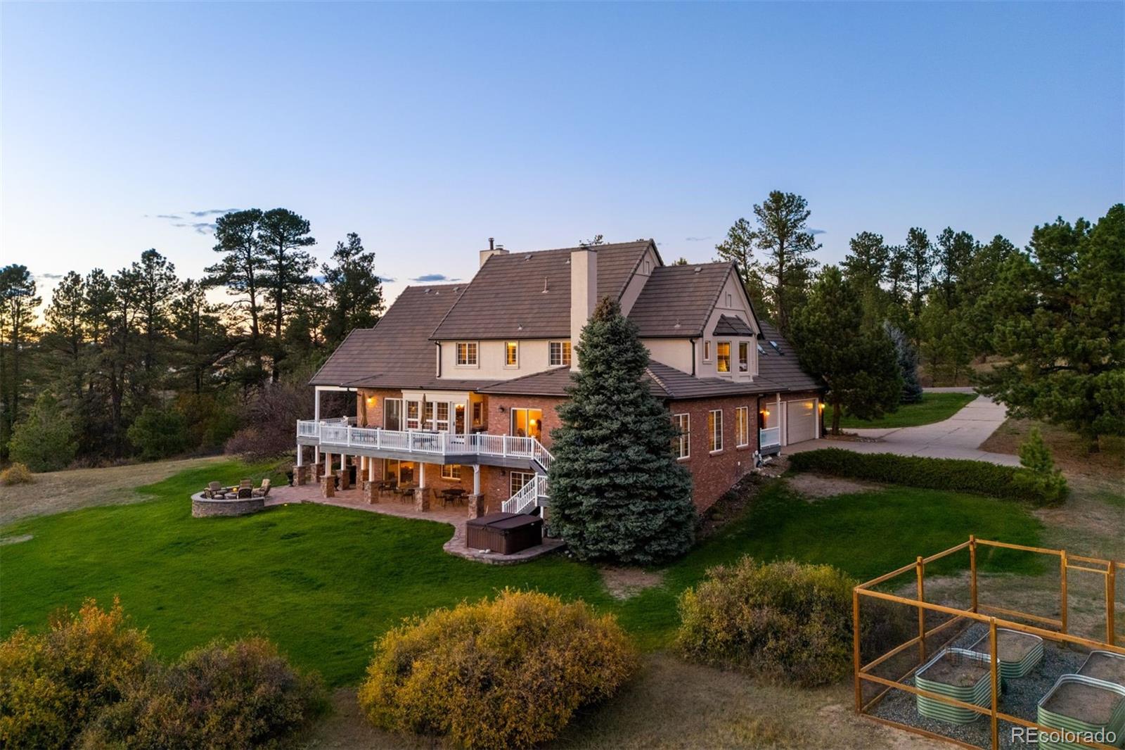 8245 N Sunburst Trail