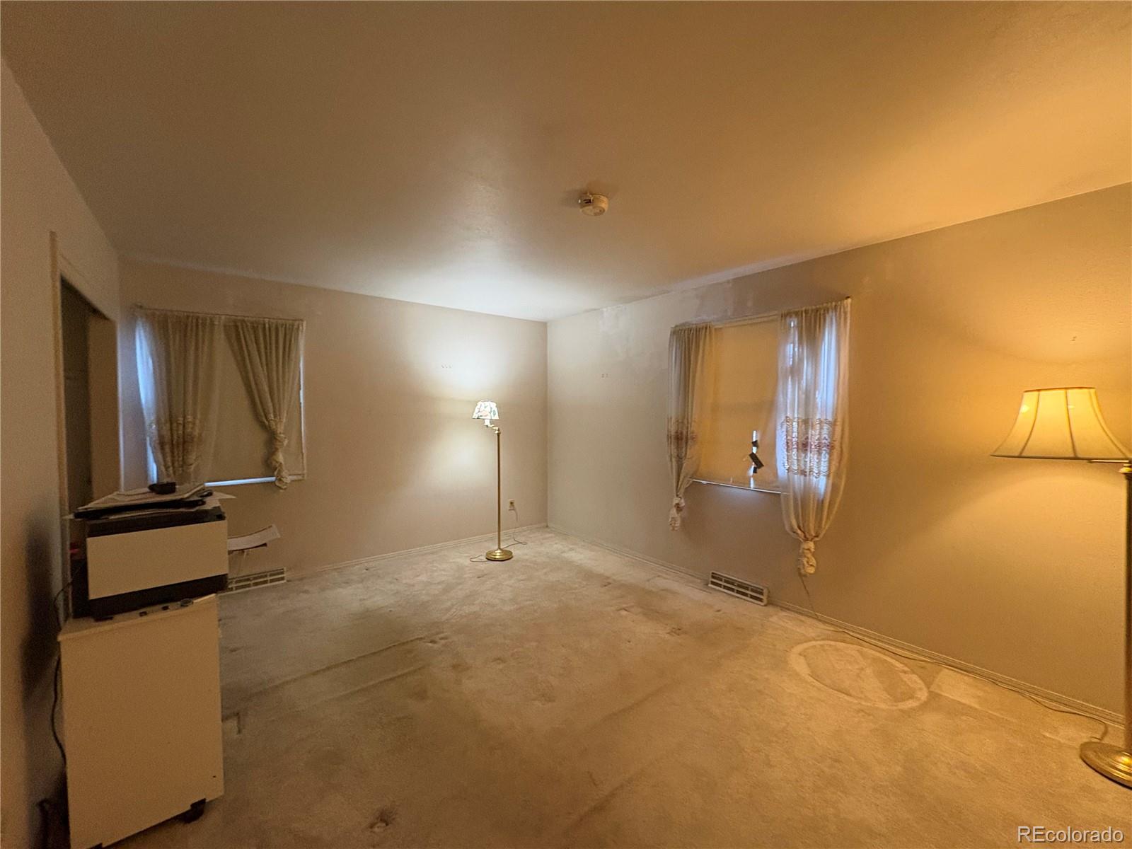 6829 S Elizabeth Circle