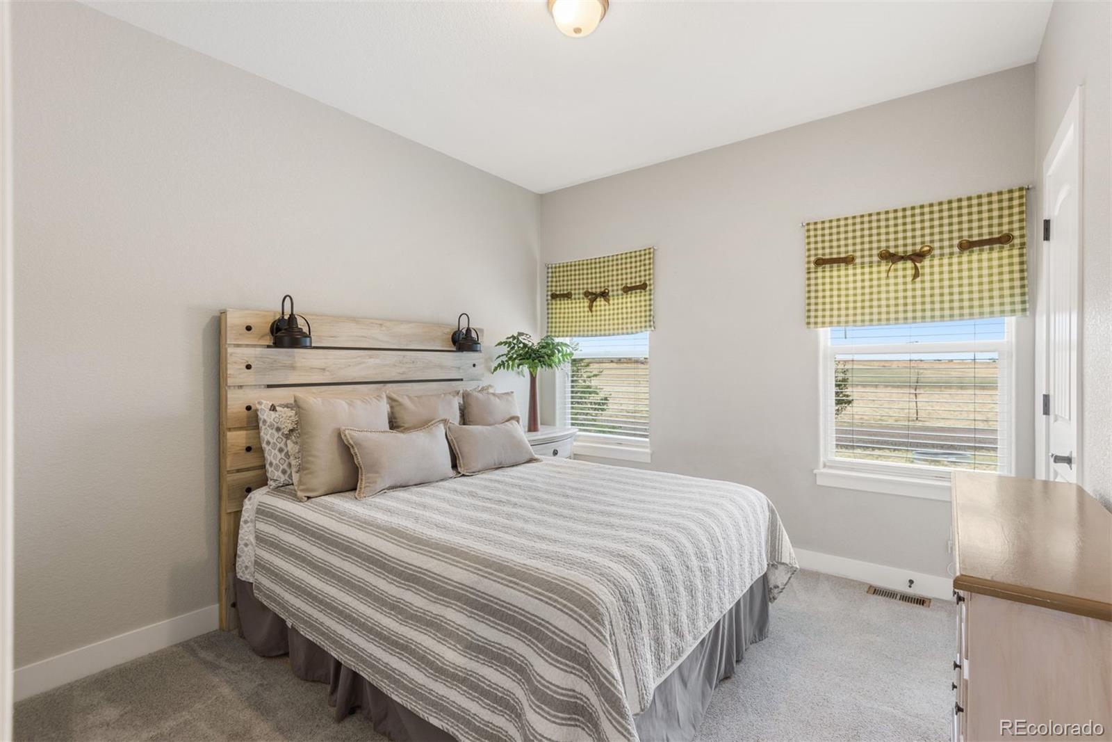 50112 E Maplewood Place