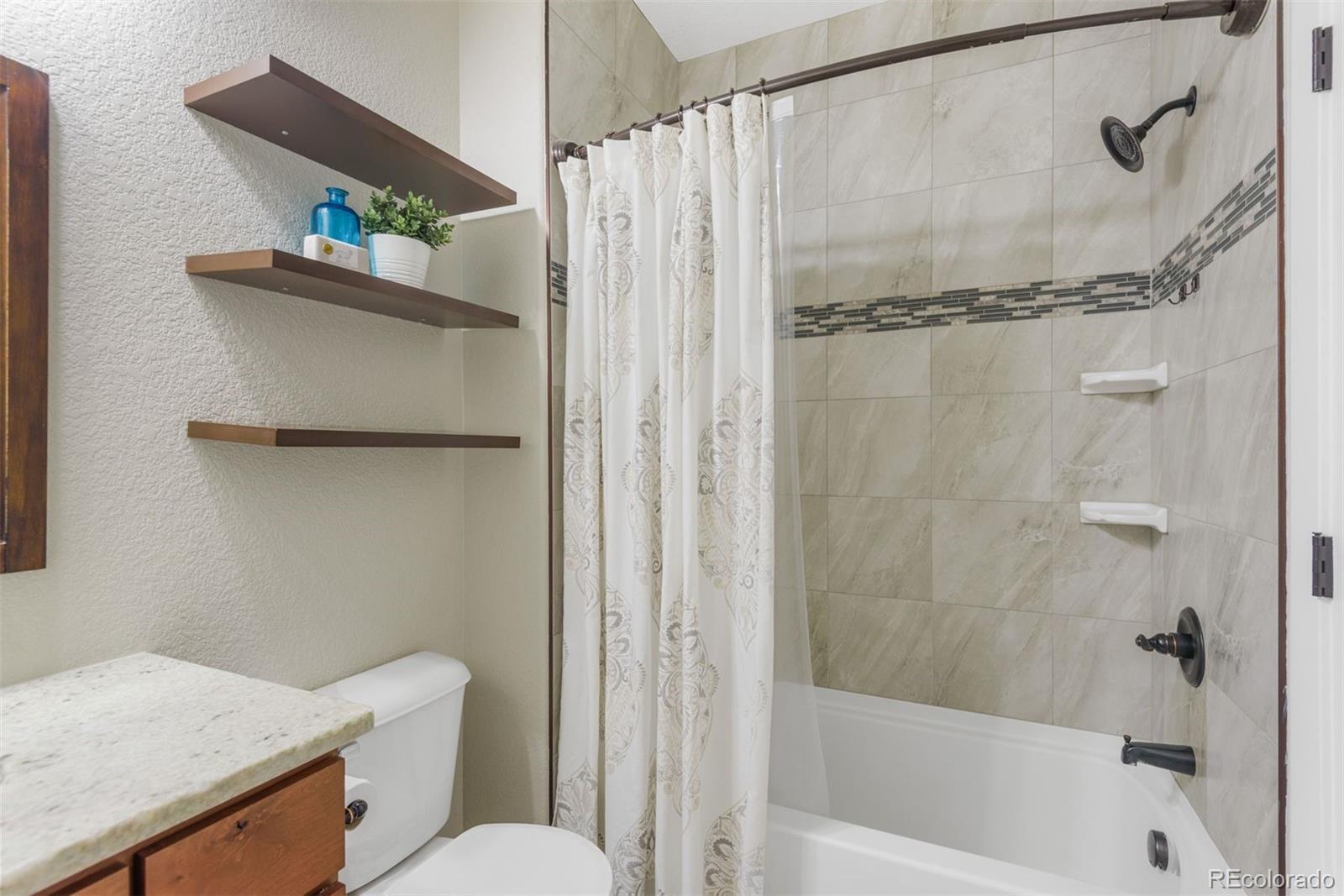 50112 E Maplewood Place