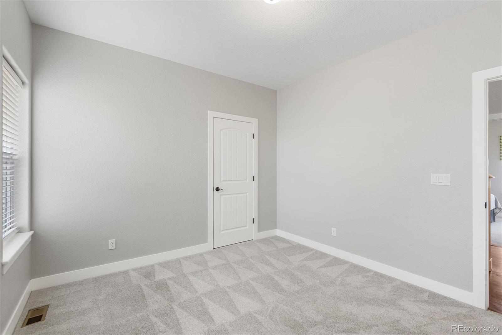 50112 E Maplewood Place