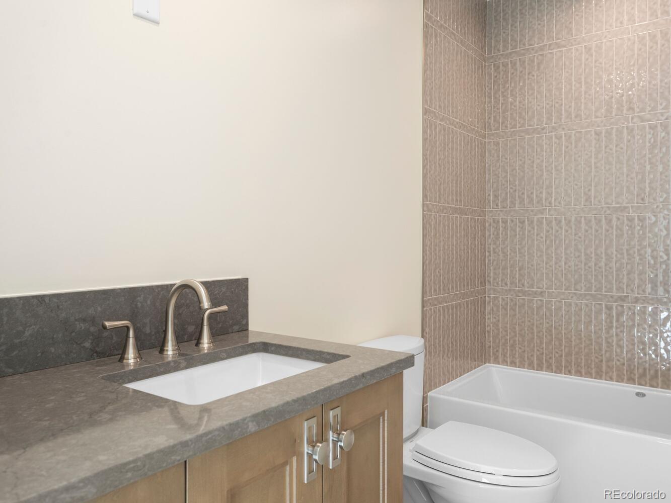 6198 Oxford Peak Lane