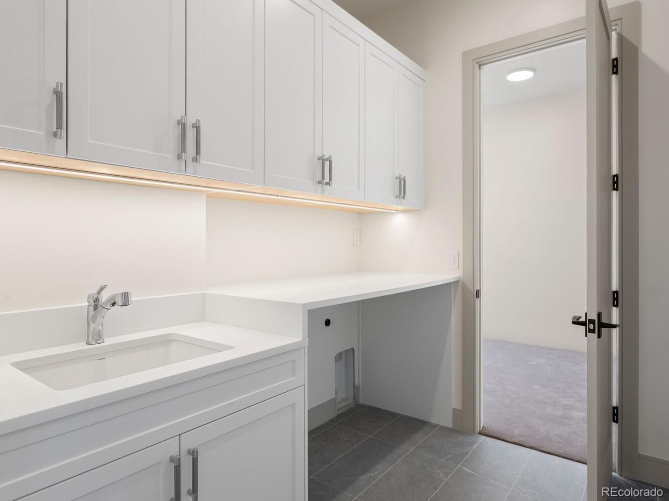 6198 Oxford Peak Lane