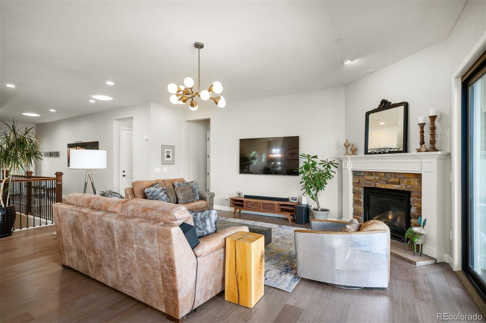 1599 Knotty Pine Way