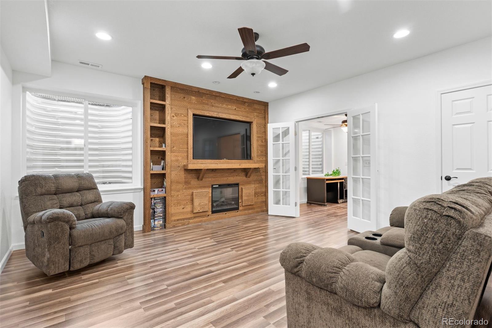 1849 Coach House Loop