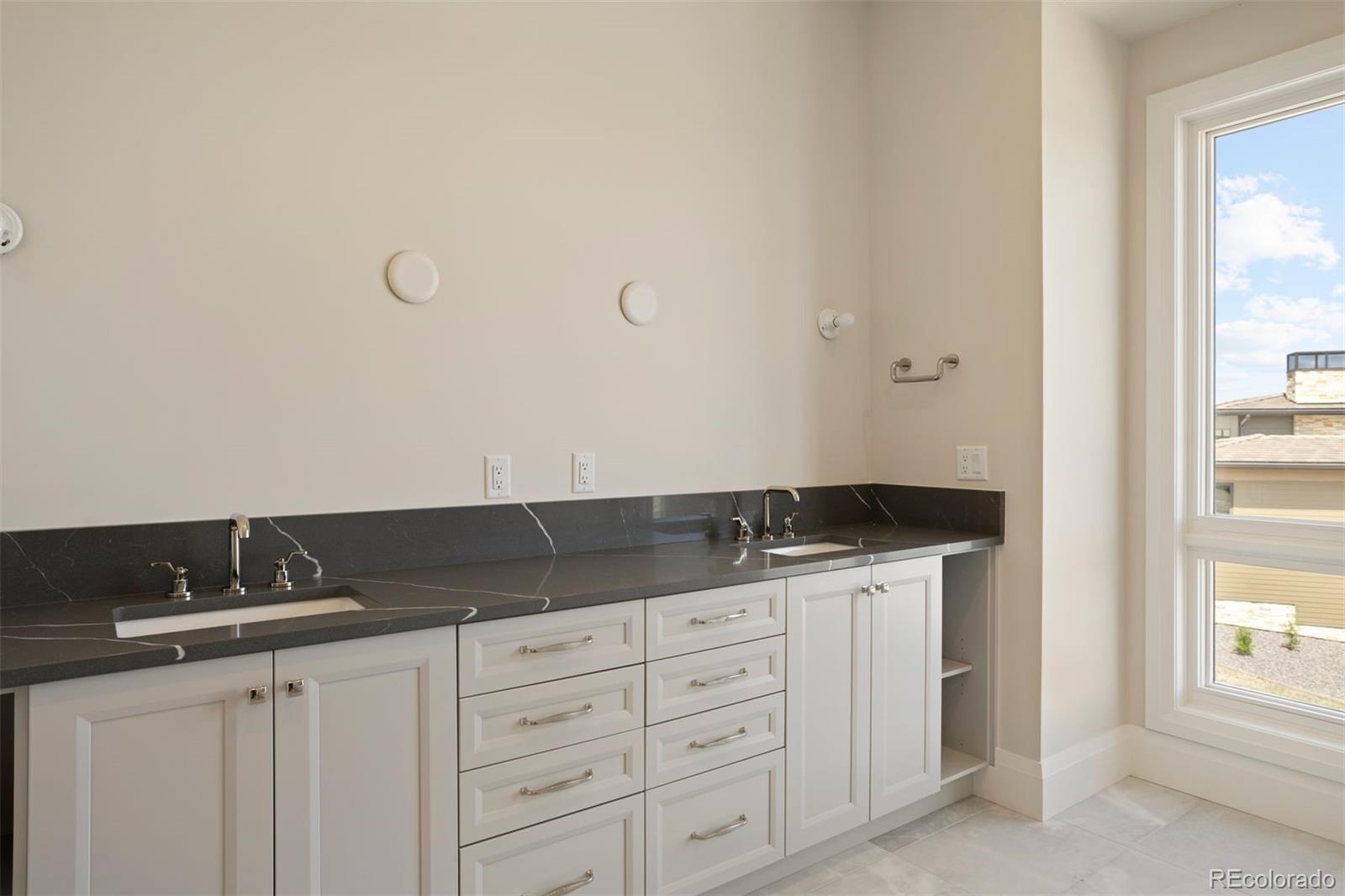 6195 Oxford Peak Lane