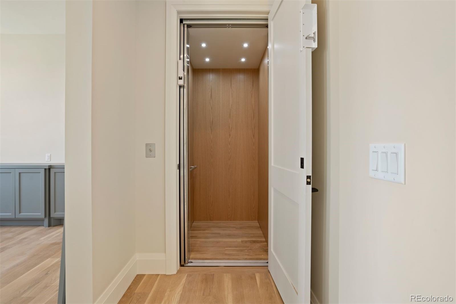 6195 Oxford Peak Lane