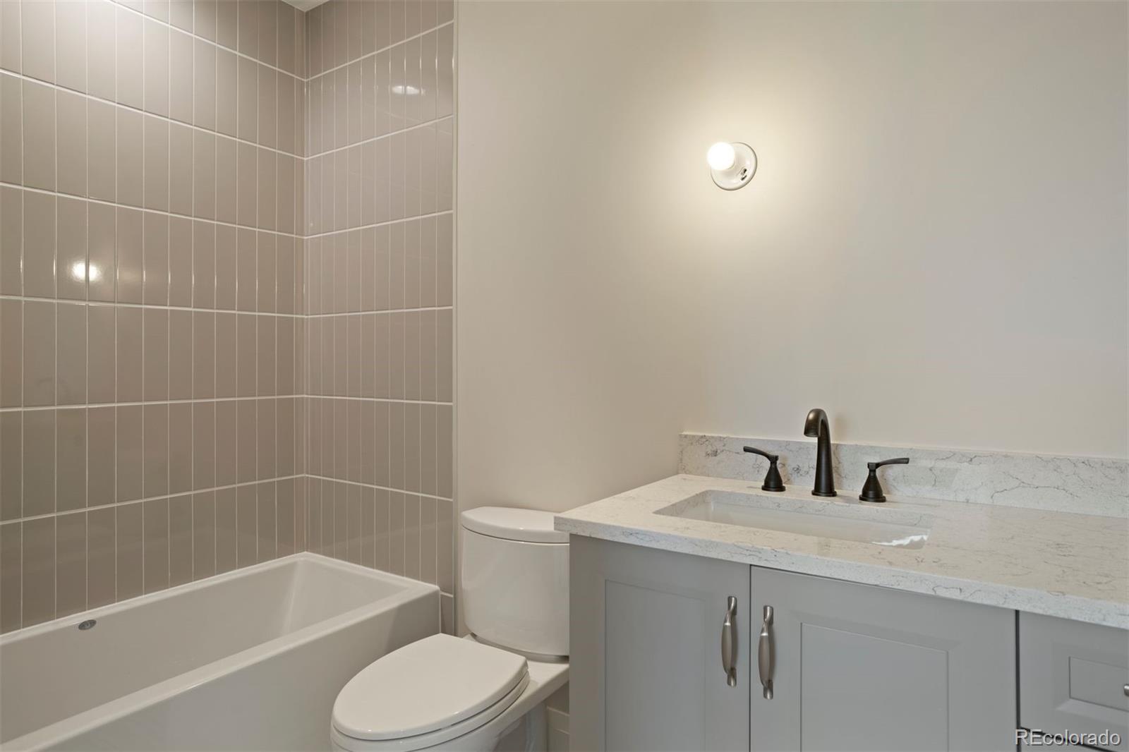 6195 Oxford Peak Lane