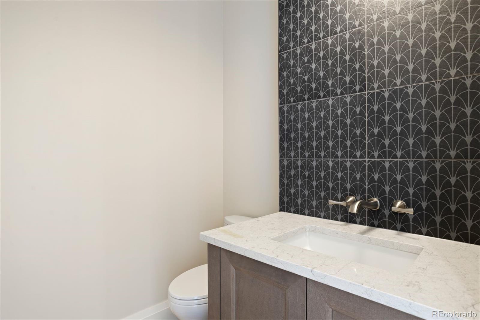 6195 Oxford Peak Lane