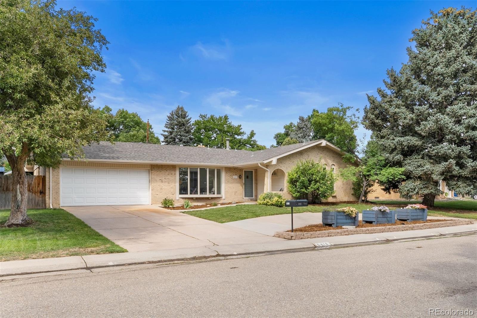 6419 W Roxbury Drive