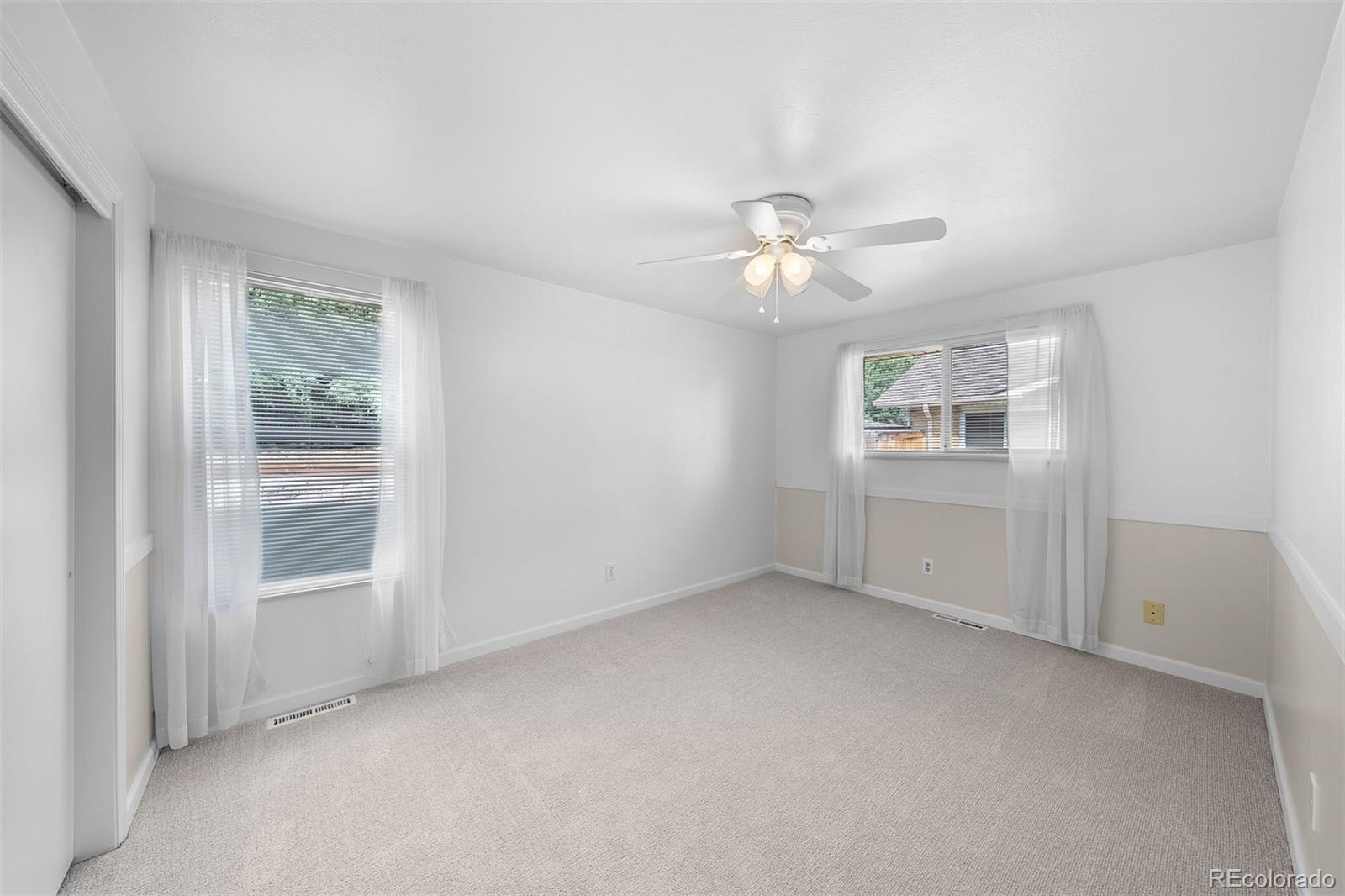 6419 W Roxbury Drive