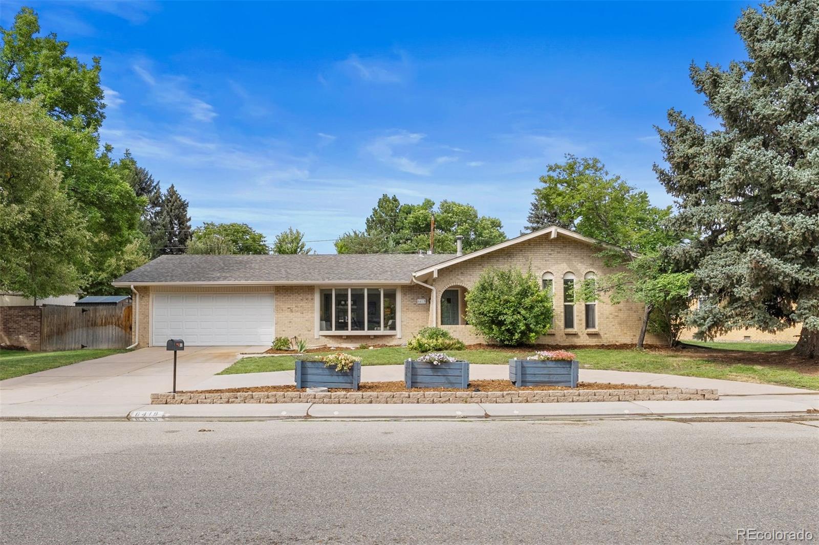 6419 W Roxbury Drive