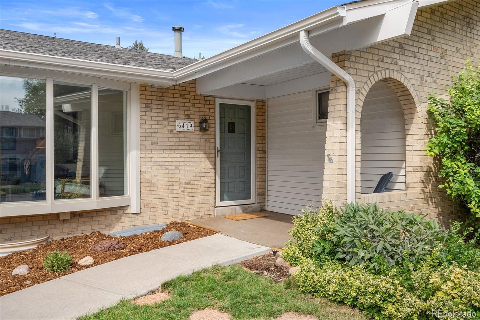 6419 W Roxbury Drive