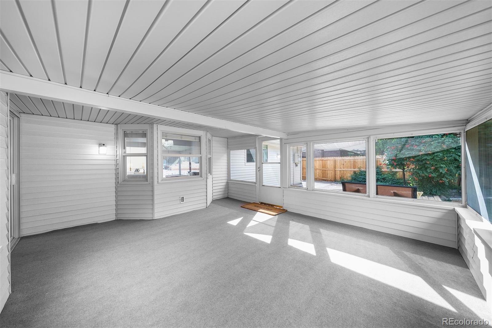 6419 W Roxbury Drive