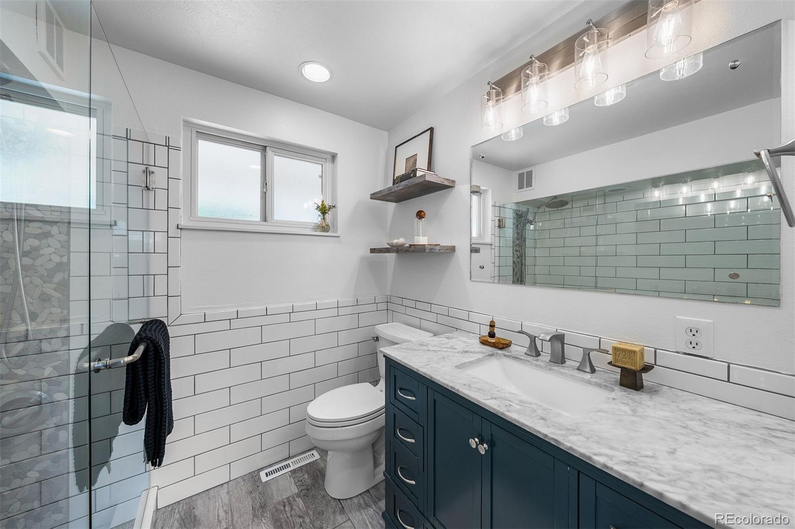 6419 W Roxbury Drive