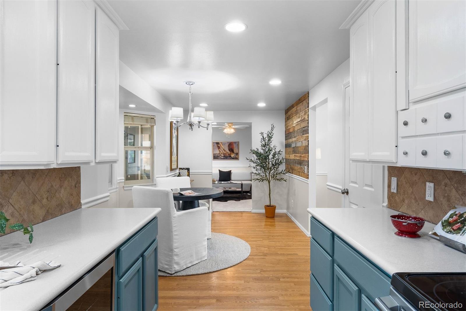 6419 W Roxbury Drive