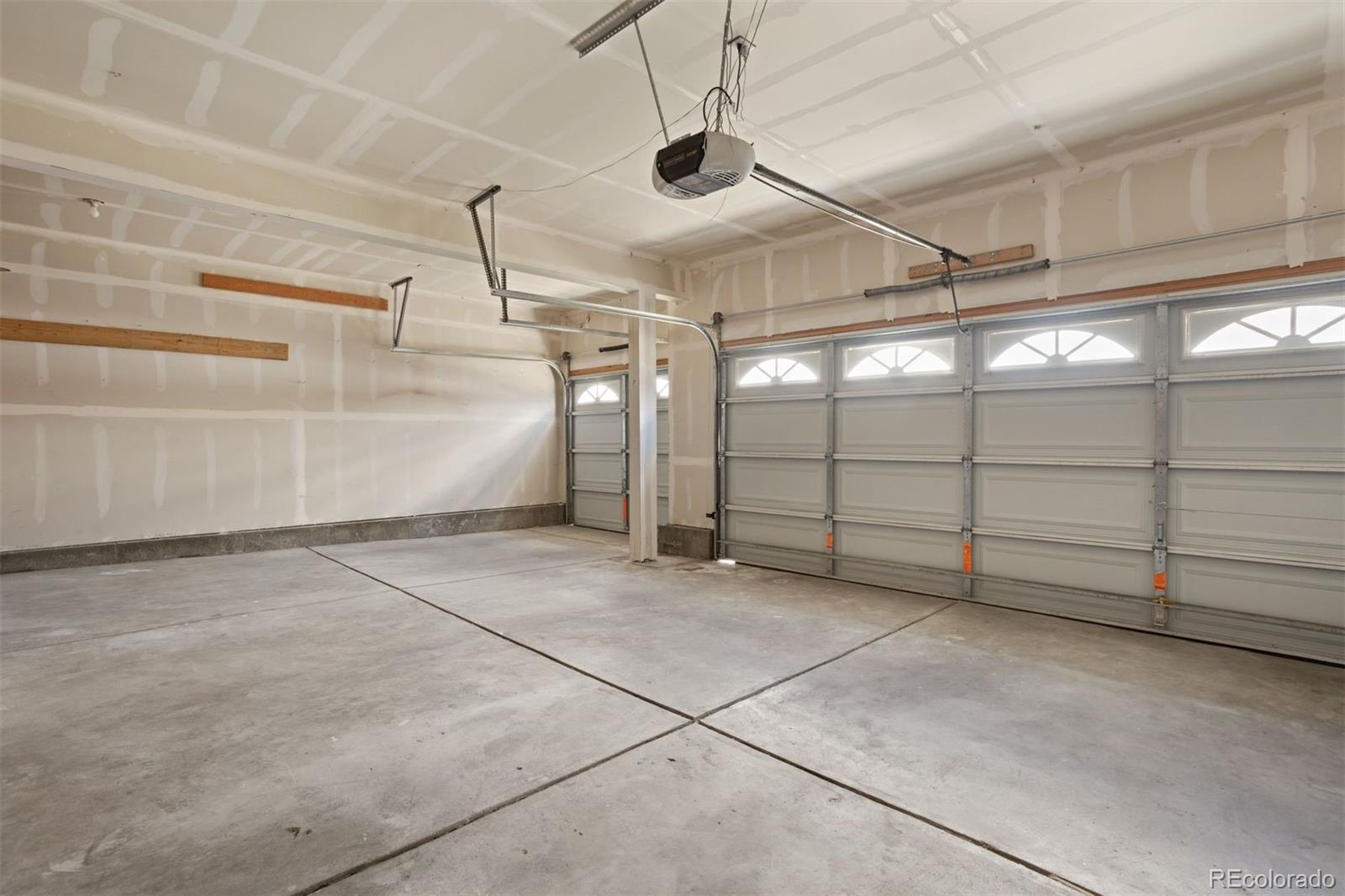 5183 Netherland Street