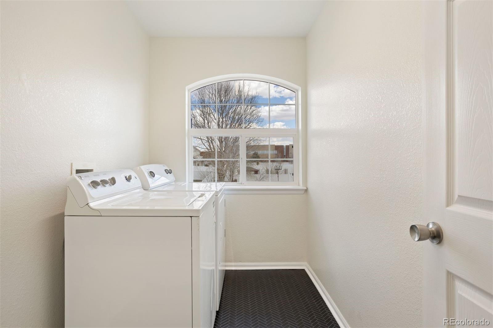 5183 Netherland Street