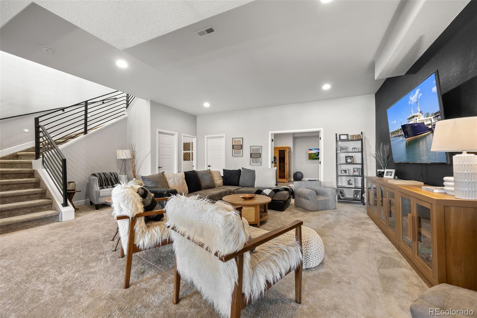 9141 Red Primrose Street