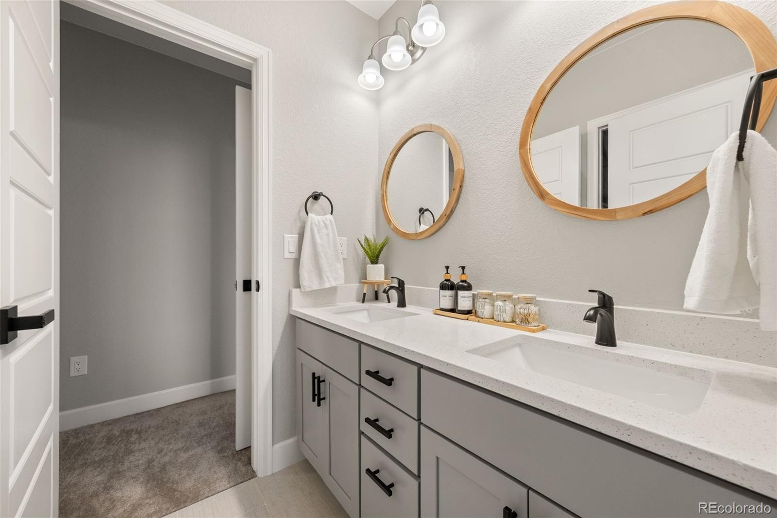 9141 Red Primrose Street