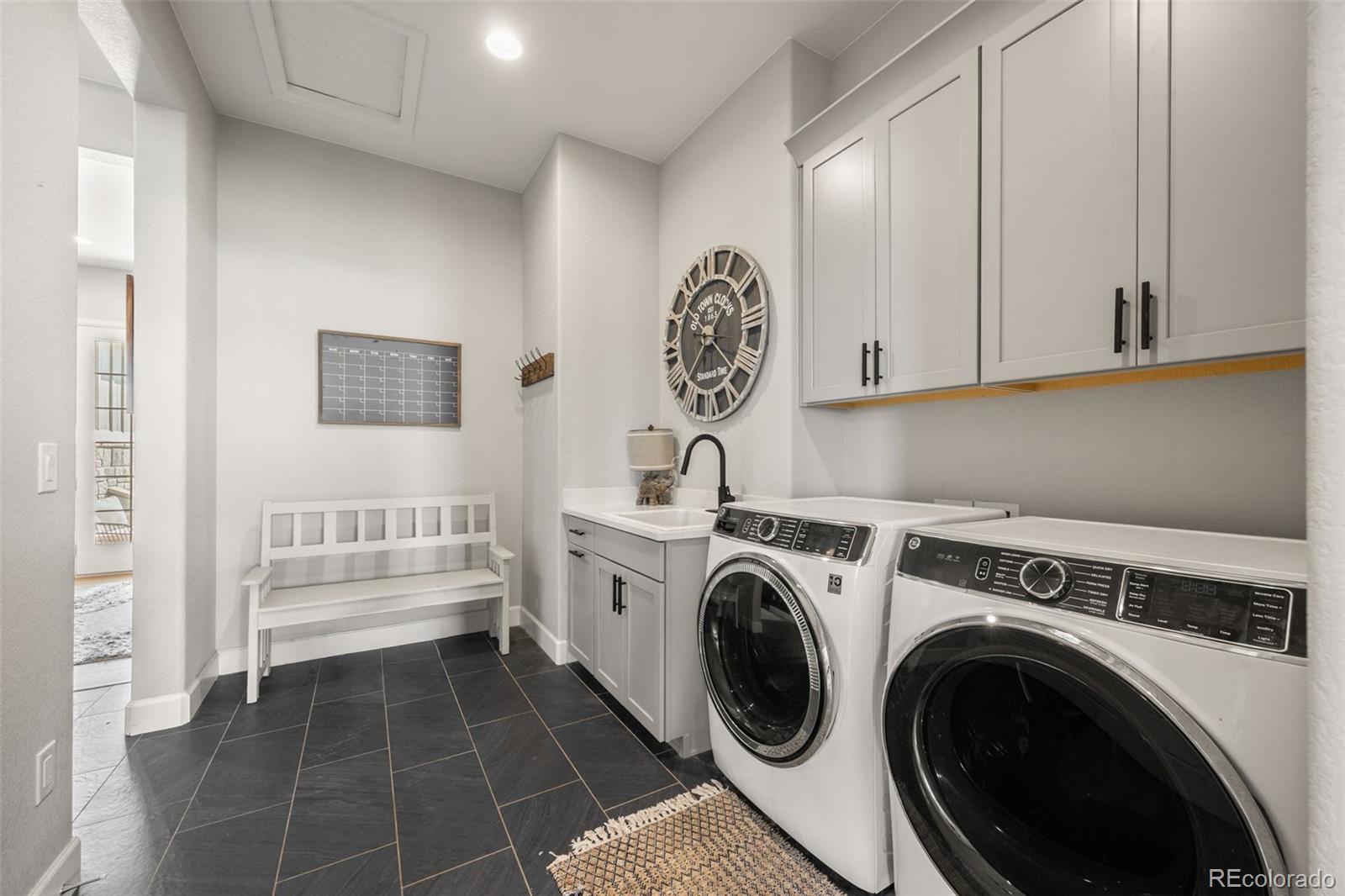 9141 Red Primrose Street