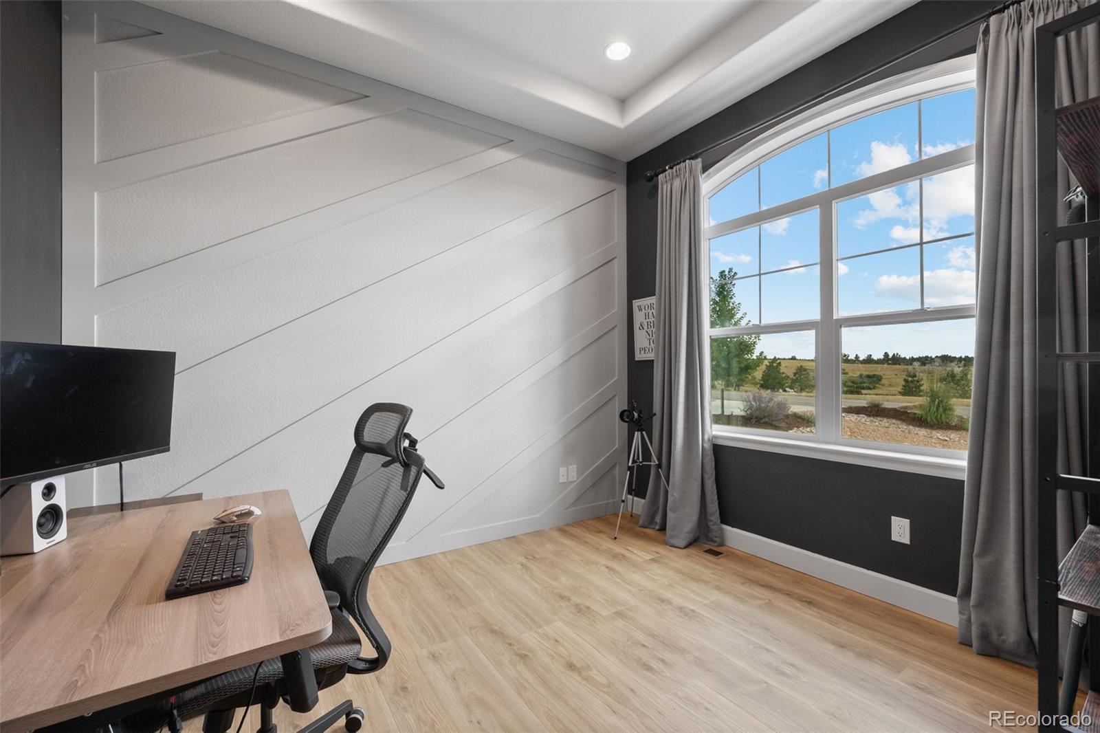 9141 Red Primrose Street