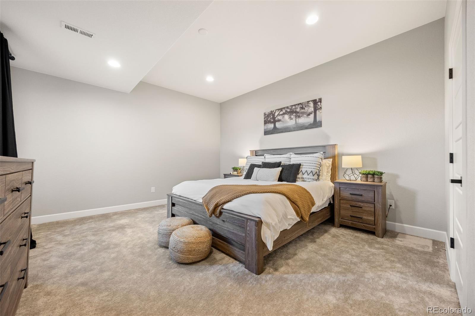 9141 Red Primrose Street