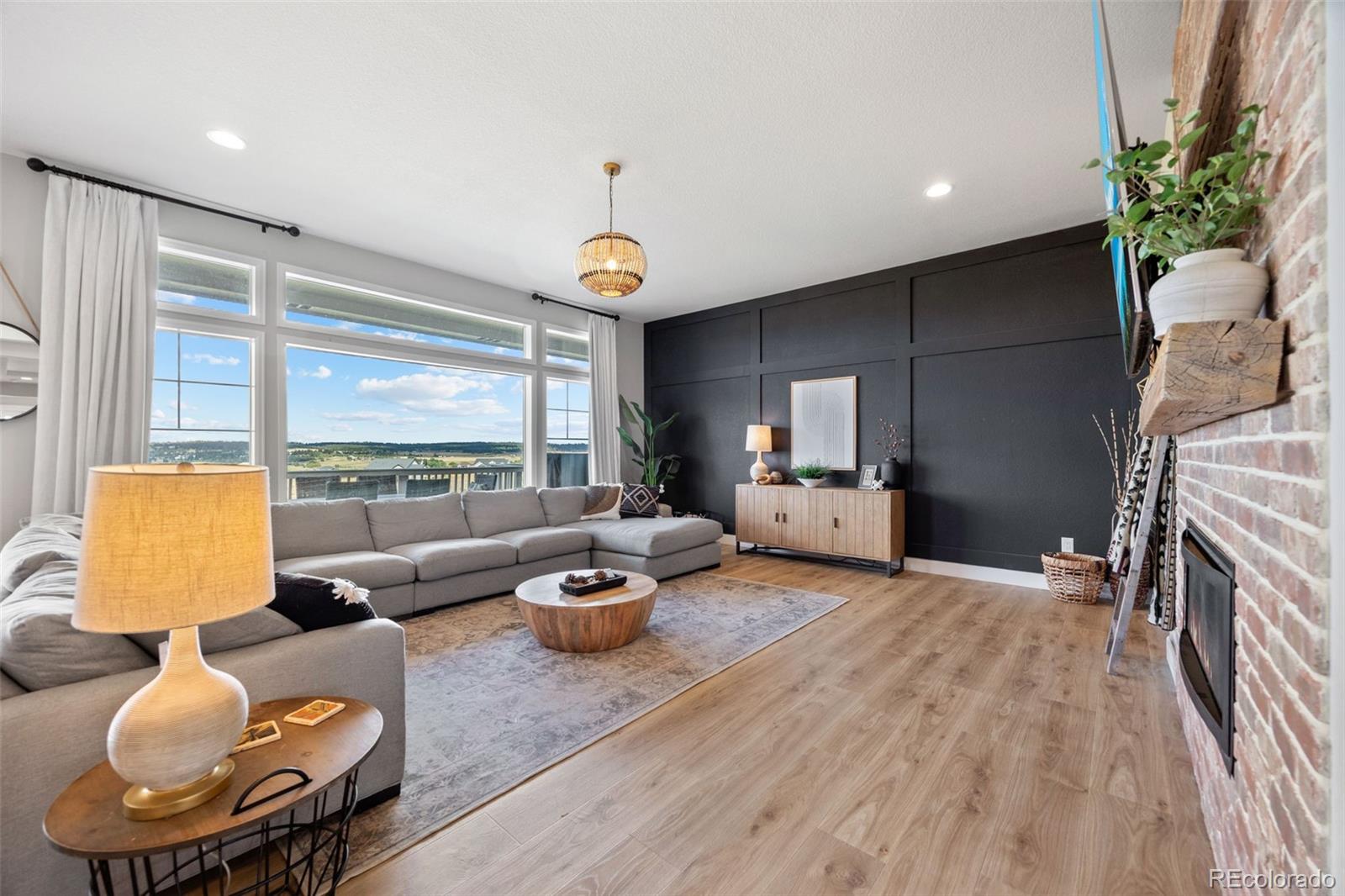 9141 Red Primrose Street