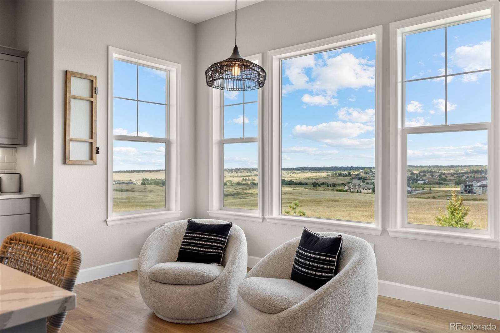 9141 Red Primrose Street