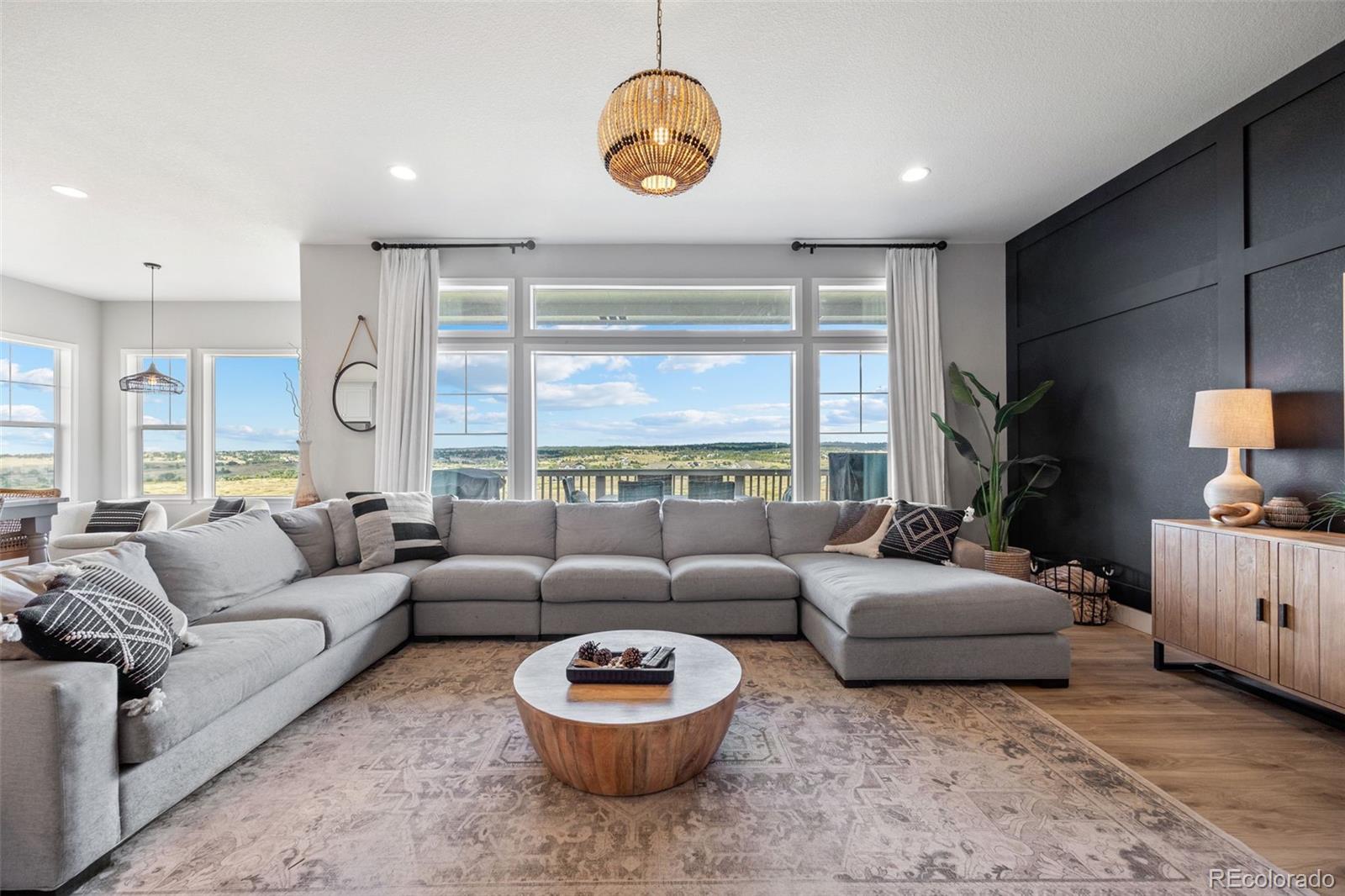 9141 Red Primrose Street