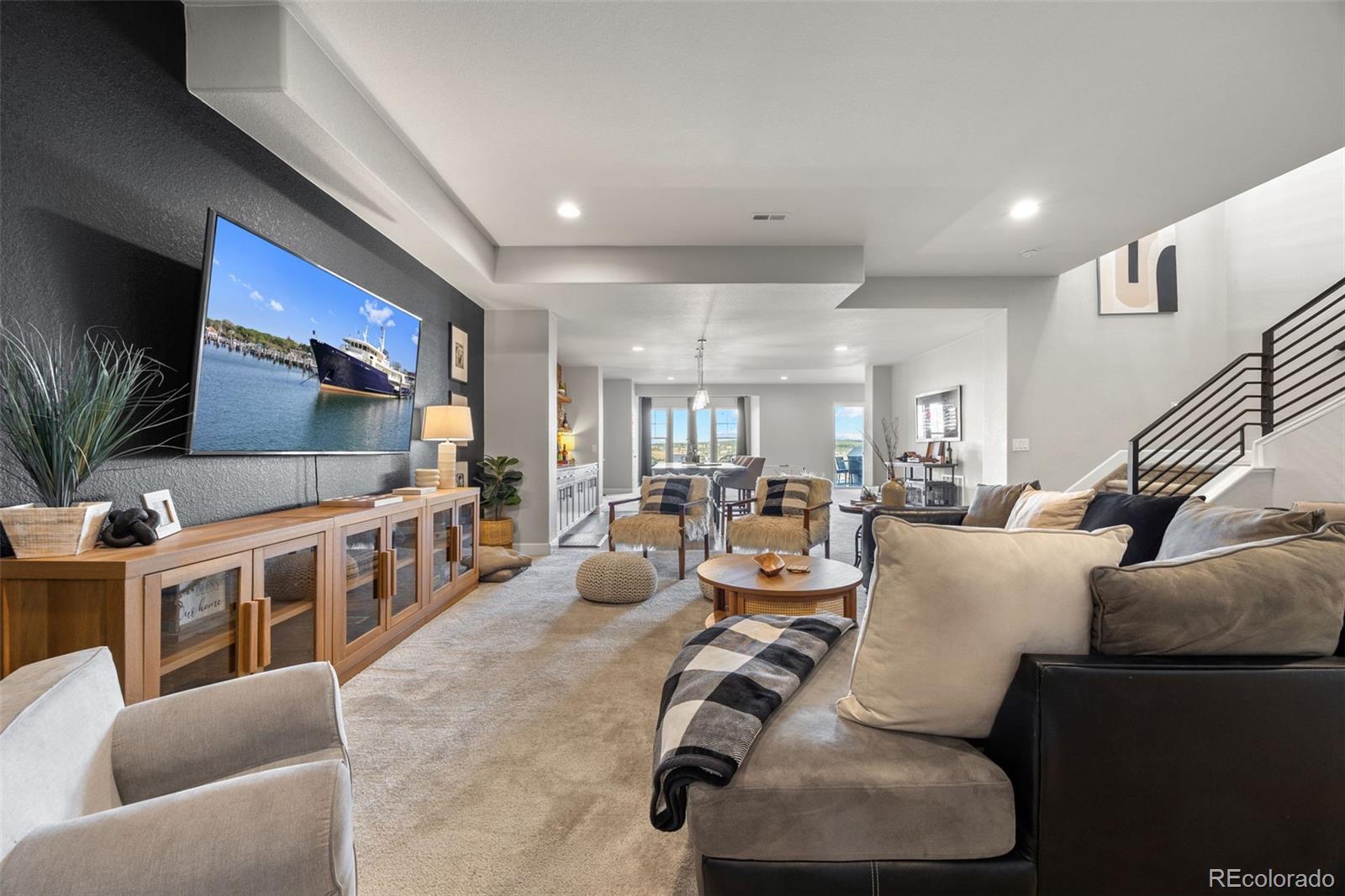 9141 Red Primrose Street