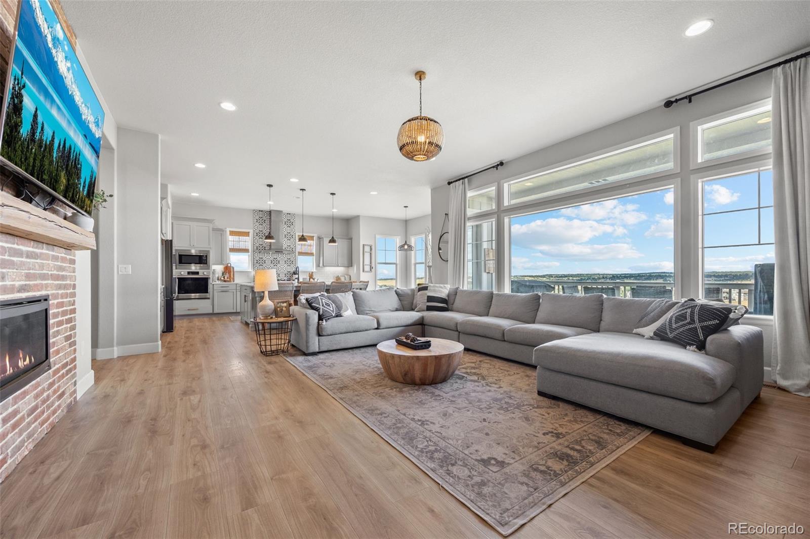 9141 Red Primrose Street