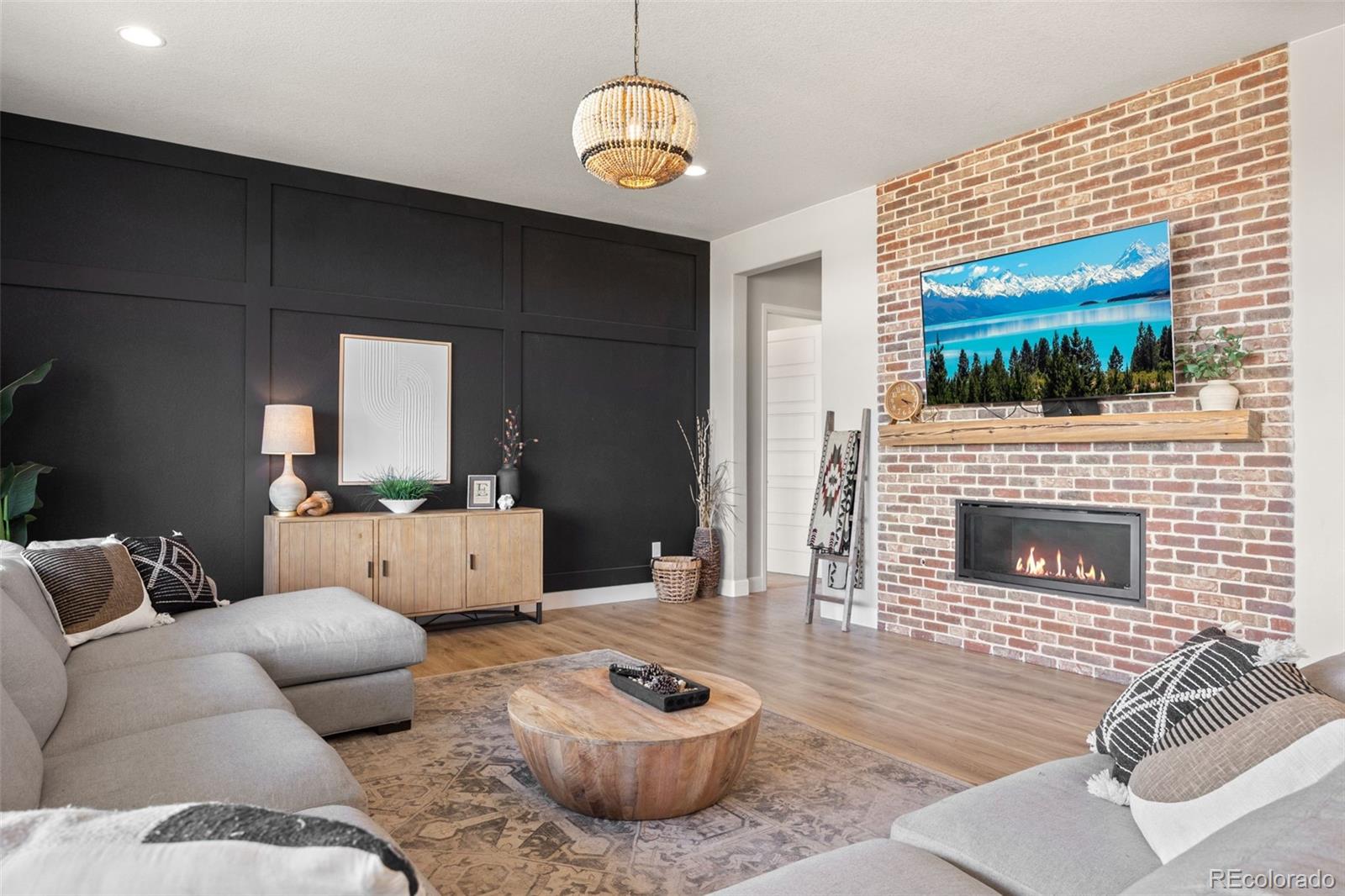 9141 Red Primrose Street