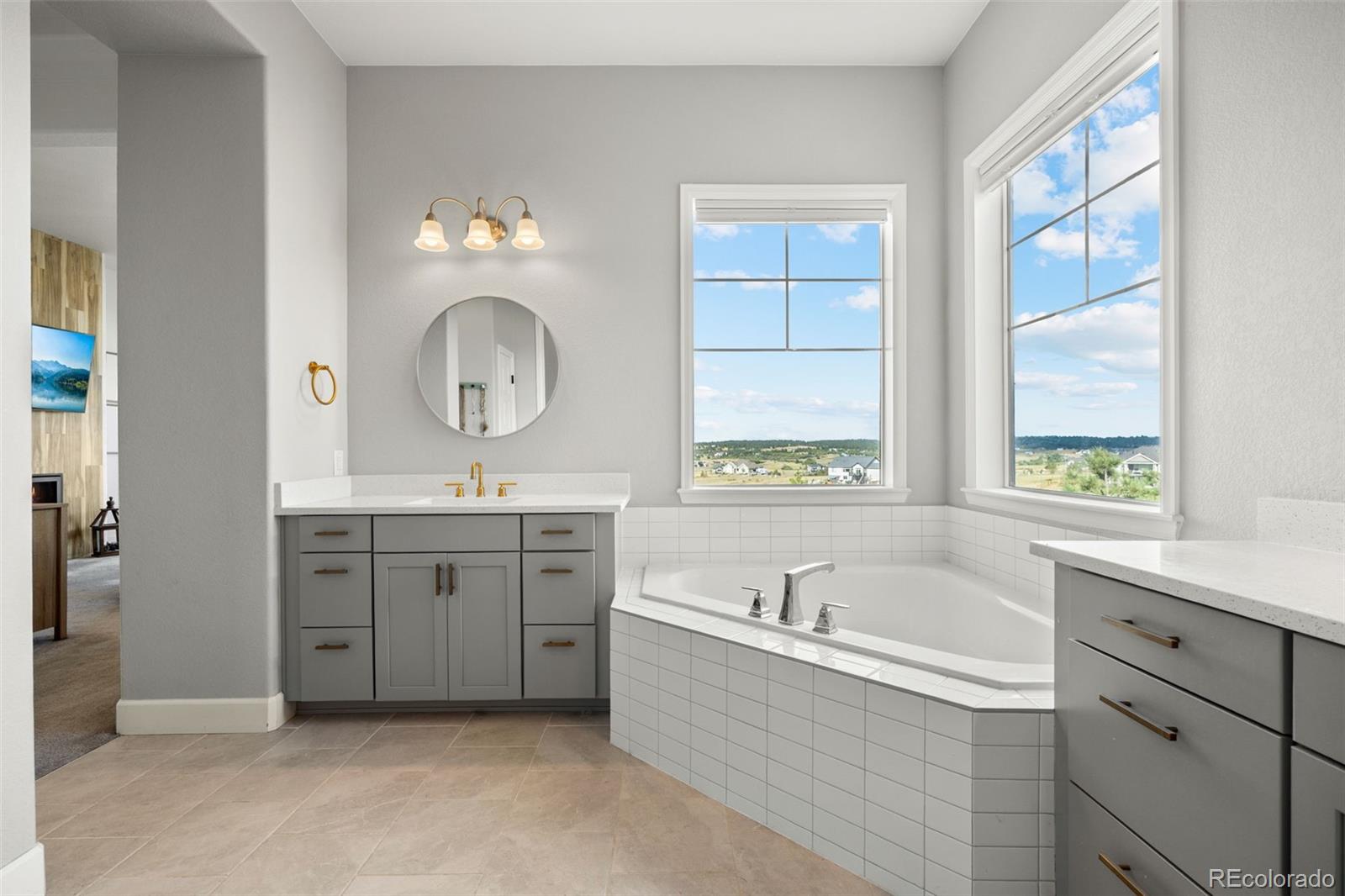 9141 Red Primrose Street