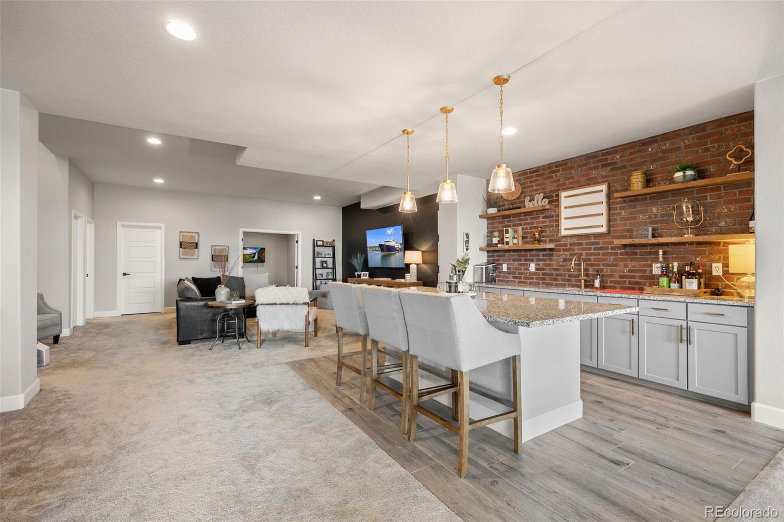 9141 Red Primrose Street