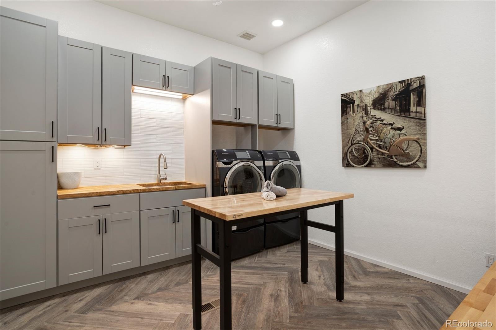 3895 Black Feather Trail