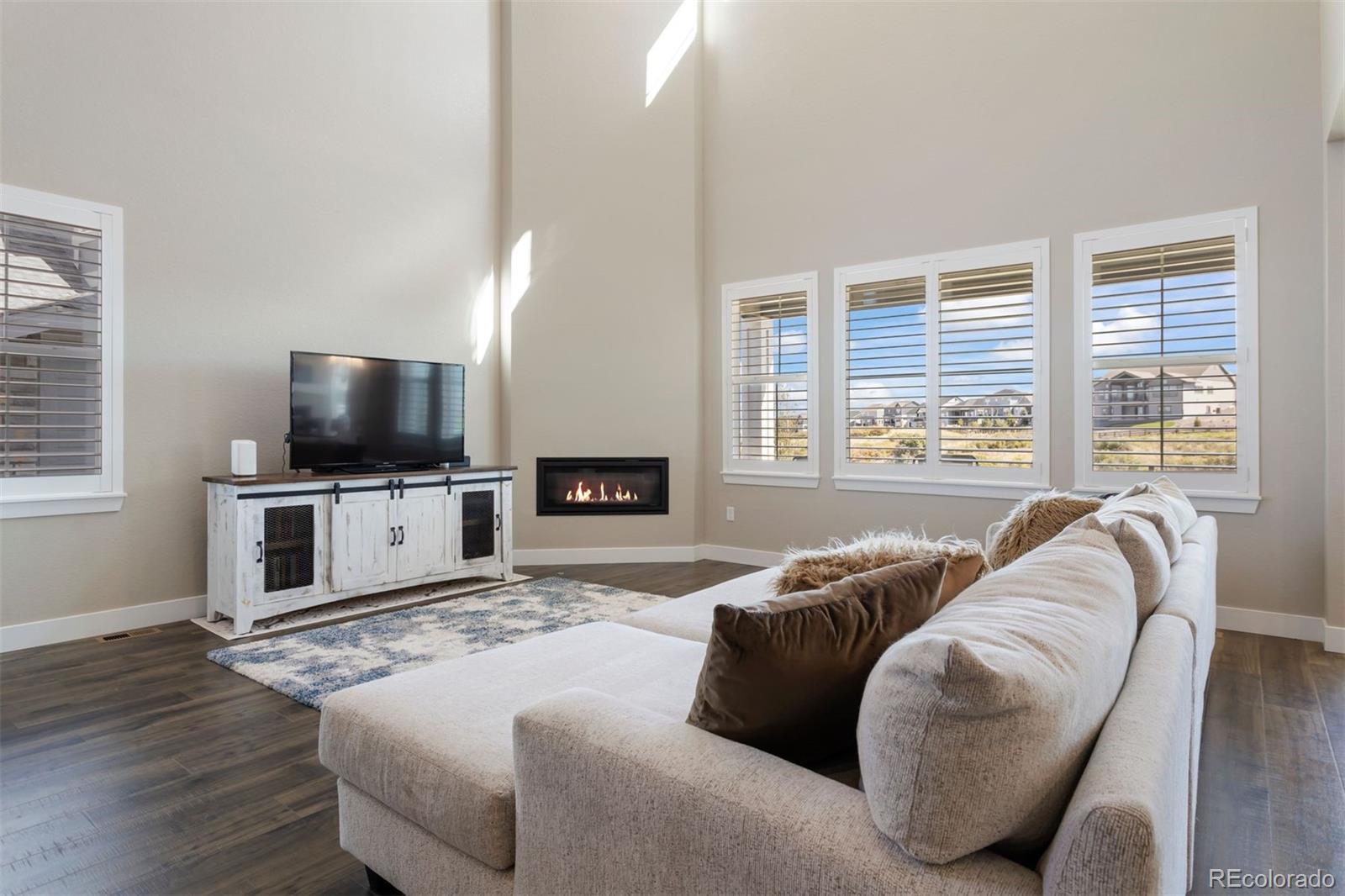 3077 Carabiner Street