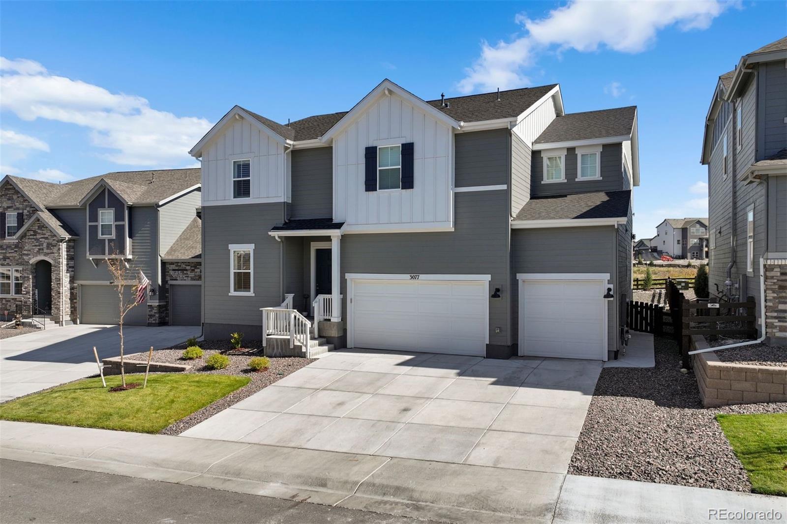 3077 Carabiner Street