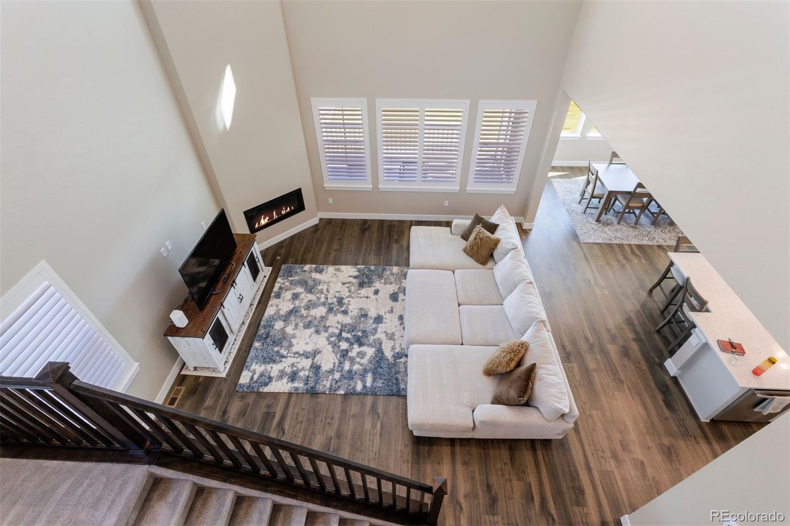 3077 Carabiner Street