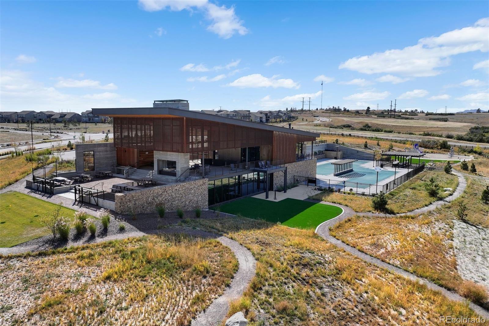 3077 Carabiner Street